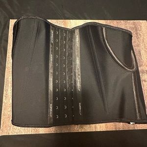 I bought this Brand new and accidentally pulled tag off. It has never been worn.